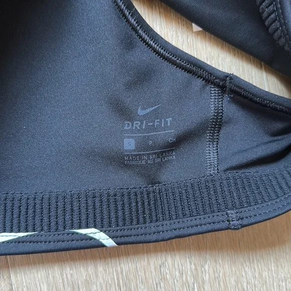 nike dri fit sports bra black size s euc - Picture 8 of 8